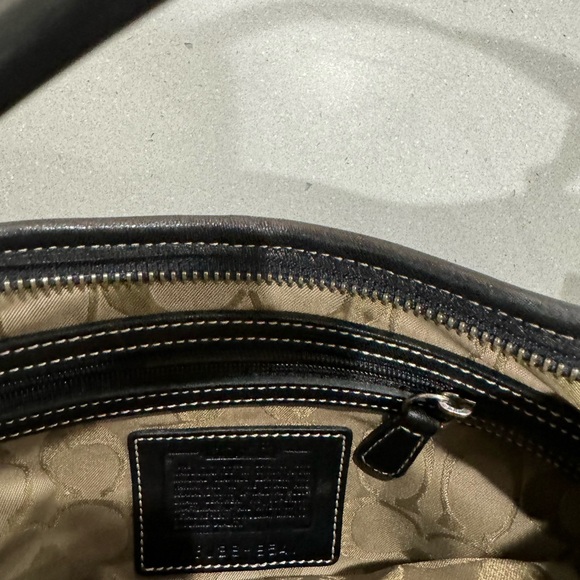 COACH. Shoulder handbag. Small black - Picture 6 of 10